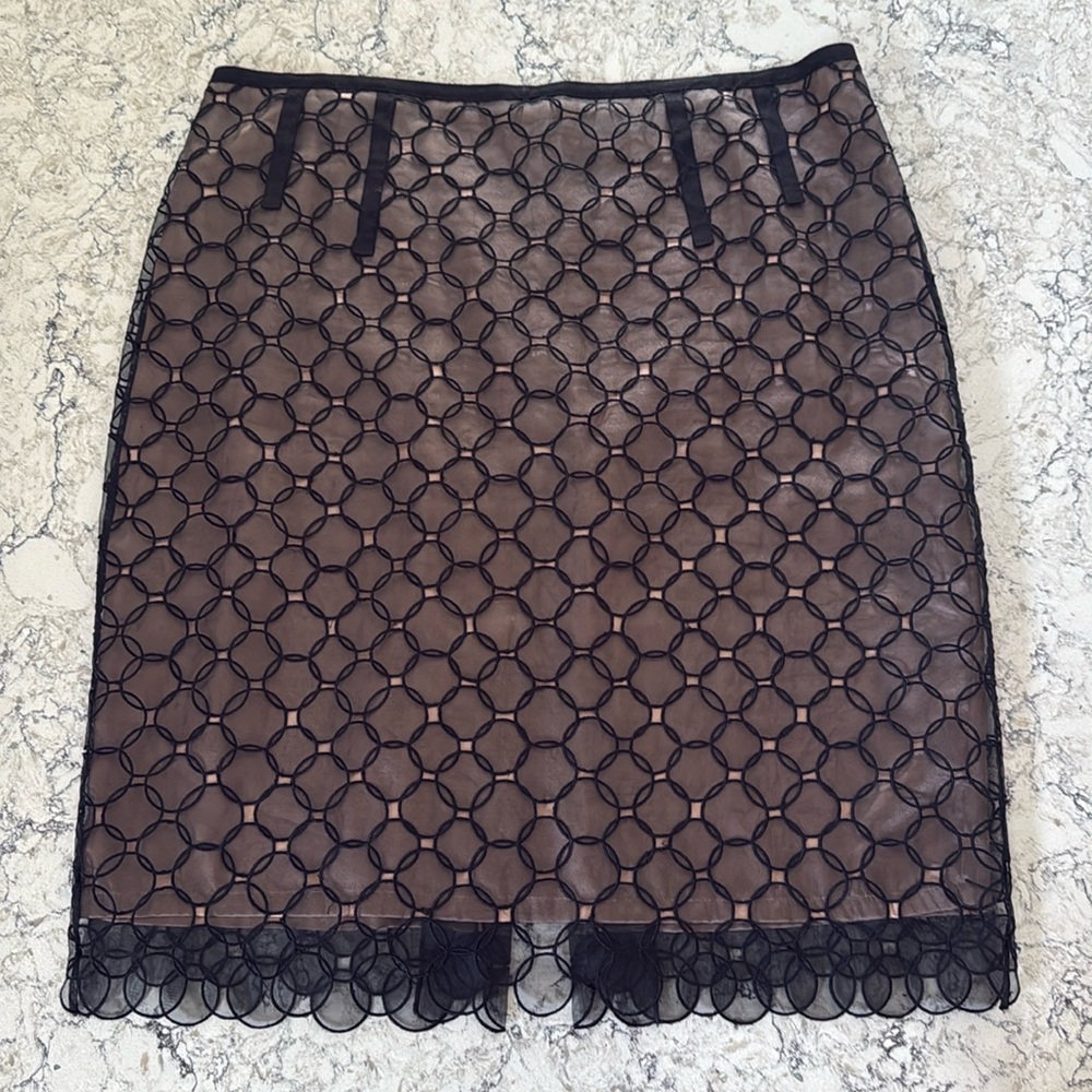 Knee length mid rise dress skirt
